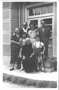 The Istenes family around 1963 in Dvory nad Žitavou