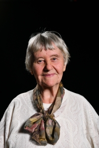 Marie Janatová ve studiu Paměti národa, rok 2022