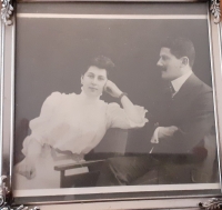Karola a Karel Lustigovi, prarodiče André Lenarda, asi 1908