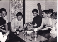 Pavel Švanda se spolužáky na VŠ