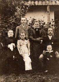 Růžena Pospíchalová's grandparents in Volhynia in the 1920s