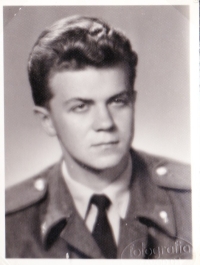 O. Mazan as a basic service soldier, 1960.