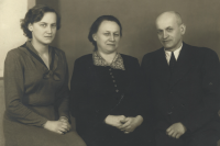 Zdena Krejčíková na oslavě stříbrné svatby svých rodičů