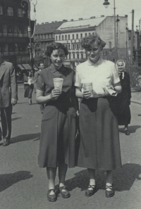 Zdena Krejčíková (right) with a friend, 1953