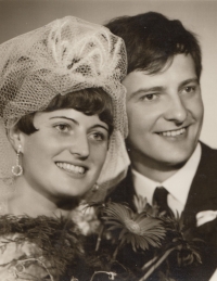 Jaroslav Novák se ženil 24. srpna 1968. Jeho svatbu rámovaly obrněnce okupantů