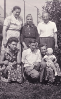 Prarodiče Špidlíkovi, Tomáš Špidlík dole