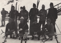 Stanislav Groh in 1973 (standing far left) at the Krkonošská 70, a cross-country skiing team race along the summits of the highest Czech mountain ranges