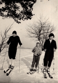 Stanislav Groh (left) on skis with cousin Jaroslava Boušková and aunt Jaroslava Pozdničková, pre-1965