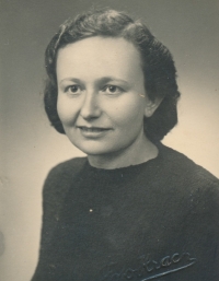 Vally Schnurmacherová, rozená Blochová, před druhou světovou válkou 

