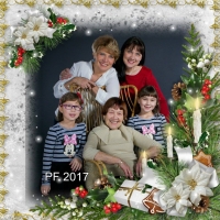 Hana Ženíšková s dcerou, vnučkou a pravnučkami o Vánocích roku 2016
