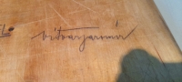 Zadní strana šachovnice, podpis odbojáře Jaromíra Vitvara