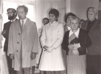 Na vernisáži výstavy s matkou, otcem a bratrem