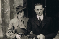 Svatba rodičů pamětnice Amálie a Arnošta Gutmannových, 1. května 1936