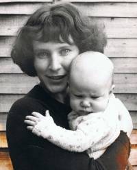Anna Kofferová with her son Martin, 1973