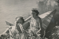 Společná fotografie z doby pobytu Jakuba S. Trojana u PTP v Hájníkách, srpen 1953