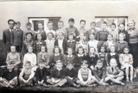 5. třída ZŠ Norská, Olomouc, Jiří Fiala v první řadě nahoře, čtvrtý vpravo, cca 1955