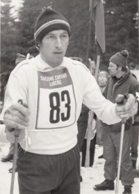 Při závodě v běhu na lyžích, 70. léta