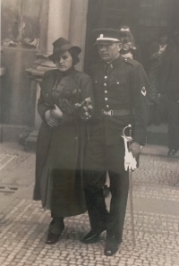 Strýc Vladimíra Koláře Jan Hauser s manželkou, svatební fotografie, před r. 1939