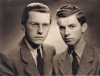Bratři Jan a František Slámovi, rok 1942 