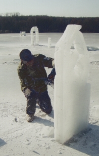 Josef Dufek vyráběl sochy ze dřeva i z ledu 