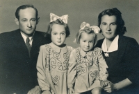 Ivana Janů (the second one from the right) with her parents Maria and Václav and her sister Věnceslava in 1949

