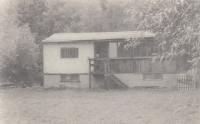 Chata v Těchodělích, kde žil Vladimír Kulhánek s rodiči po vystěhování z plzeňského bytu