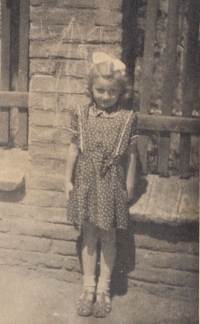 Hana Páníková na Karlově v roce 1950