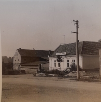 JZD Máj, dříve statek v Černuci, který patřil Hudečkovým 