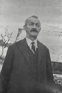 Marie Jáčová's grandfather, Václav Hlavatý, residing in Trávníček at the age of 70 

