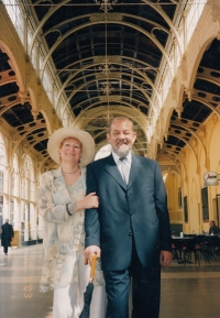 Jitka Kulhánková with her husband in Mariánské Lázně in 2002