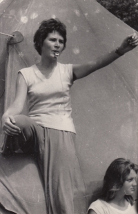 Jitka Kulhánková as a sports leader at the camp in Žihle near Nečtiny 1962-1963