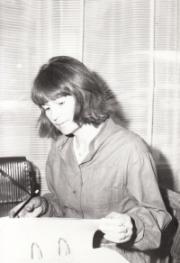 Jitka Kulhánková jako zaměstnankyně podniku Kancelářské stroje