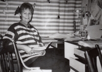 Jitka Kulhánková v redakci časopisu Promenáda, 1992