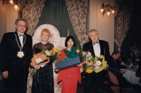Jitka Kulhánková receiving the Karlovy Vary City Prize