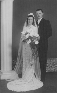 Her parents' wedding, 1942 Brno