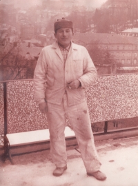 Otec pamětníka Štefan Škulavík starší při stavbě hotelu Thermal