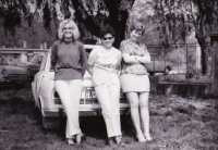 Irena Mazanová with her sisters, second half of the 1970s.