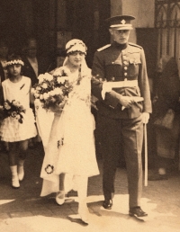 Svatba Josefa Mašína a Zdeny Mašínové, za svobodna Novákové, v roce 1929