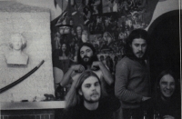 Zdeněk Holeček s přáteli, na fotce v popředí, víkend v Chřibské, 1982