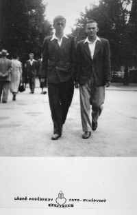 Vladimír Hradec and Ctirad Mašín (right) around 1950 in Poděbrady