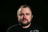 Микола Щербина під час інтерв'ю 