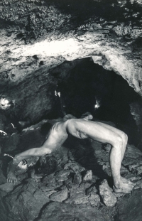 Performer Frank van de Ven in Drásov Cave, 1985