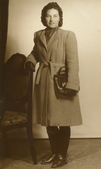 Anežka Bromová-Korovinová, Kostelec nad Orlicí, 1945