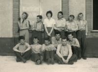 Readers’ Club at the Jan Žižka Military School in Bratislava; the witness is second from left in the bottom row, 1961