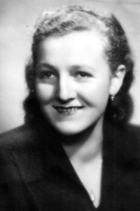 Anna Krpešová, přibližně 1950
