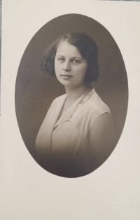 Marcela Kýrová's mother