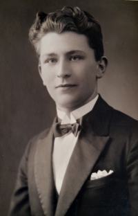 Otec – maturitní foto