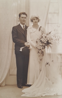 Kýrová's parents' wedding photo