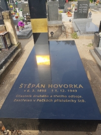 Hrob tatínka Štěpána Hovorky v Pečkách, 2022