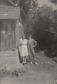 Vlasta Častová se spolužákem, 1950